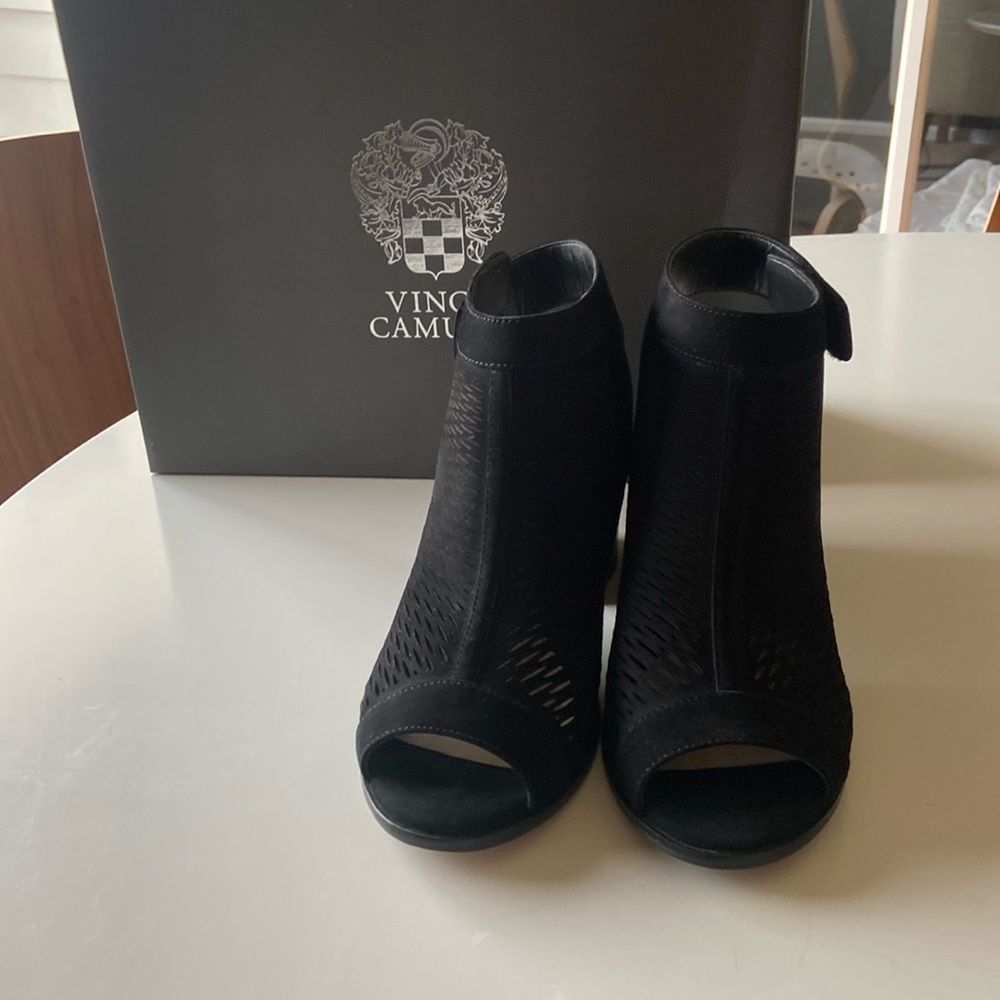 Vince Camutto Lavette Peep Toe Bootie